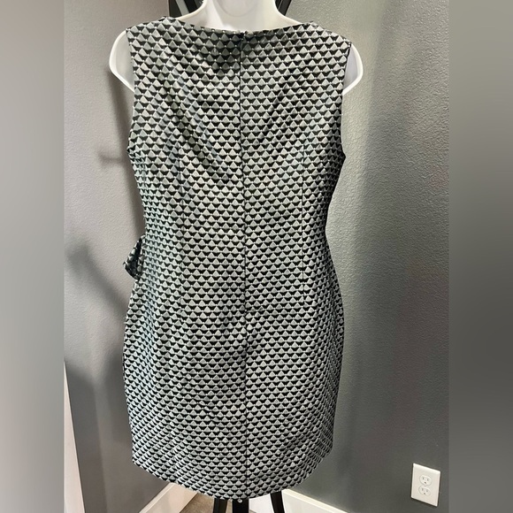 Boutique Dress with Pockets!! NWT​ - Picture 5 of 6